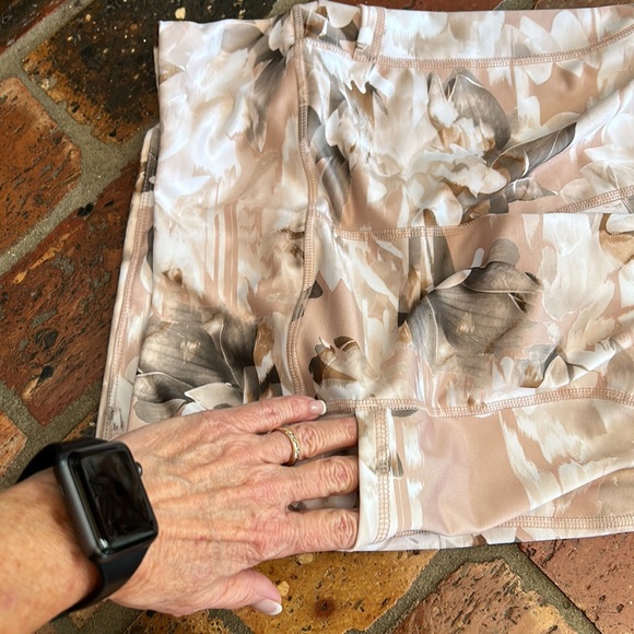 Bebe floral wide waistband cropped leggings szM - Picture 9 of 13